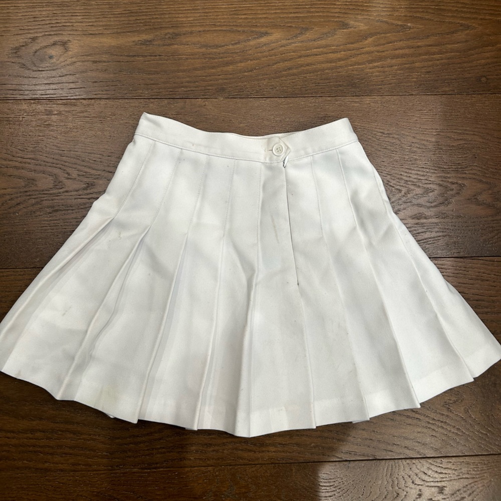 Pelted white skirt 🧺🤍🎀 - Picture 2 of 3